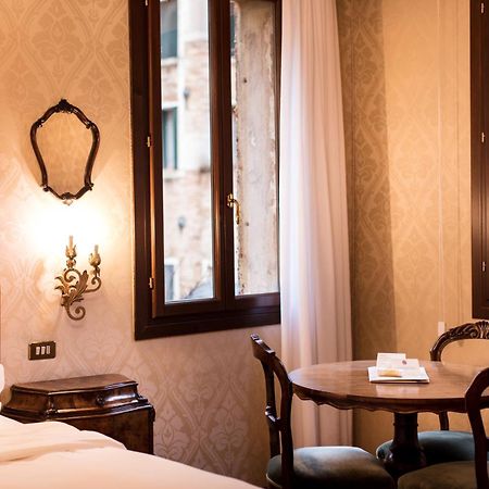 Hotel Flora Venezia Esterno foto